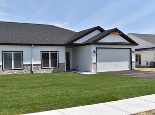 305 Linden Ln, Delavan, WI 53115