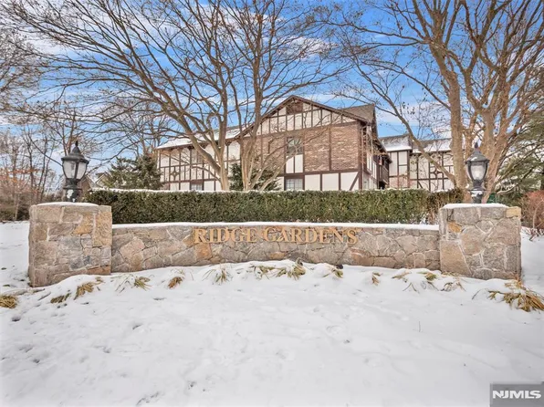 2903 Mark Twain Way, Mahwah, NJ 07430