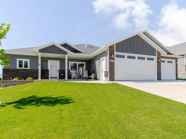 4413 Targhee Dr, Rapid City, SD 57702