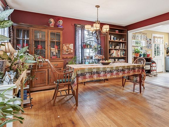 5th image of 109 Monroe Avenue