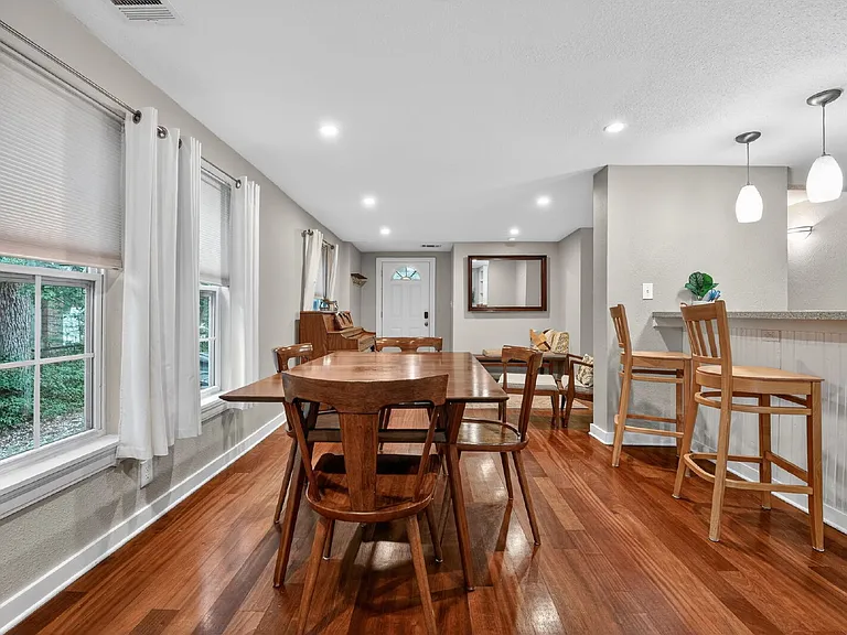 4525 Avenue B — Photo 13