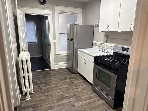 2nd image of 1563 Charles Ave APT 2