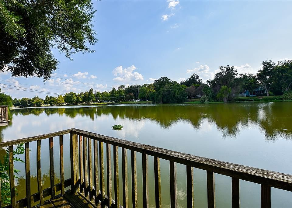 1st image of 114 Oyster Creek Dr