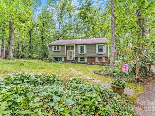 16 Jonway Ct, Candler, NC 28715