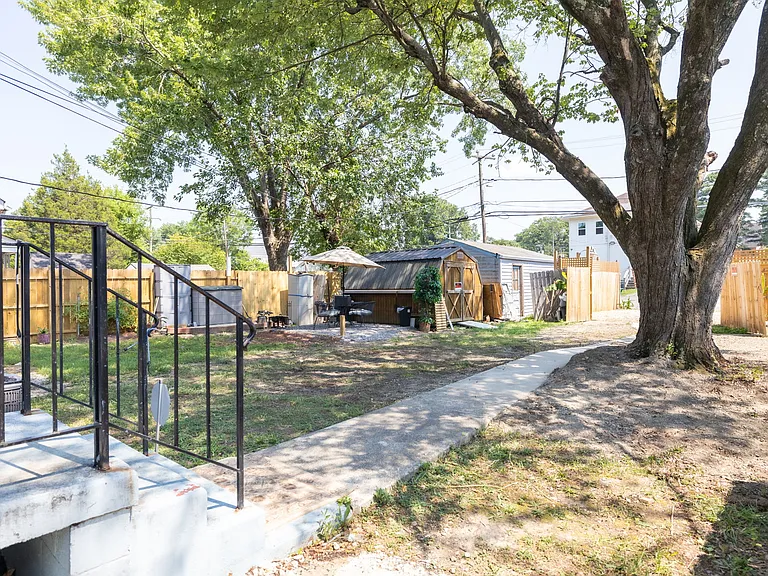 3158 Moody Ave — Photo 42