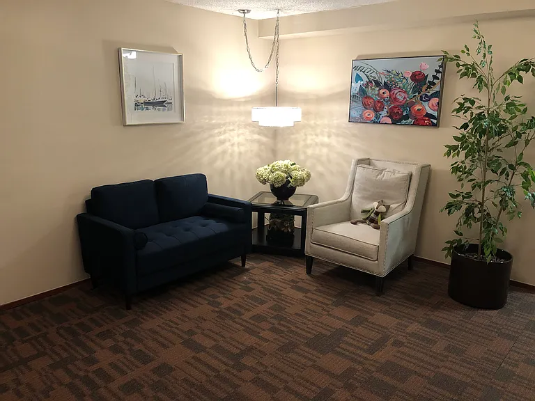 520 Elm Street Apts — Photo 8