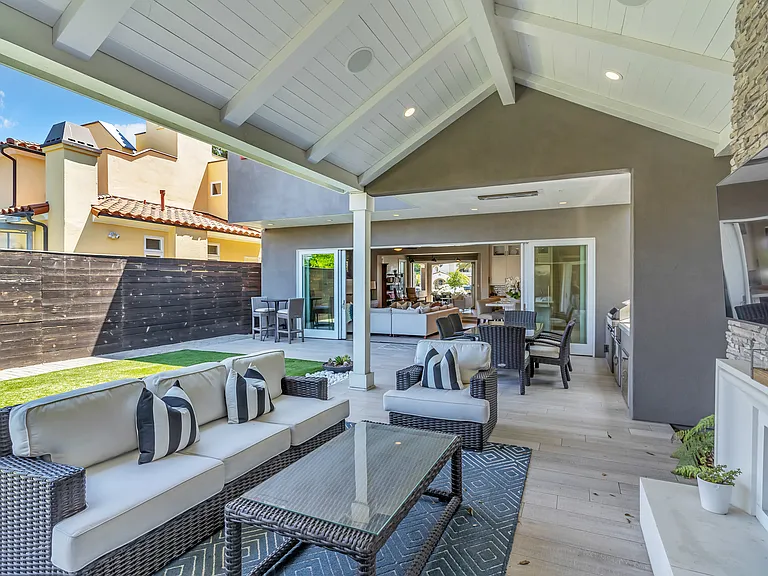 1127 Alameda Blvd — Photo 17