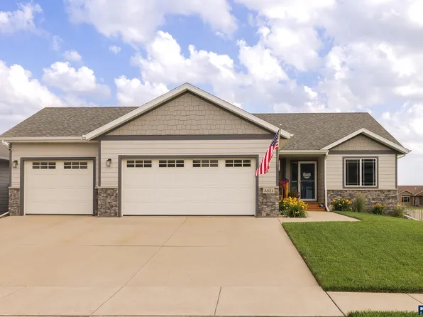 3821 S Attalia Ct, Sioux Falls, SD 57110
