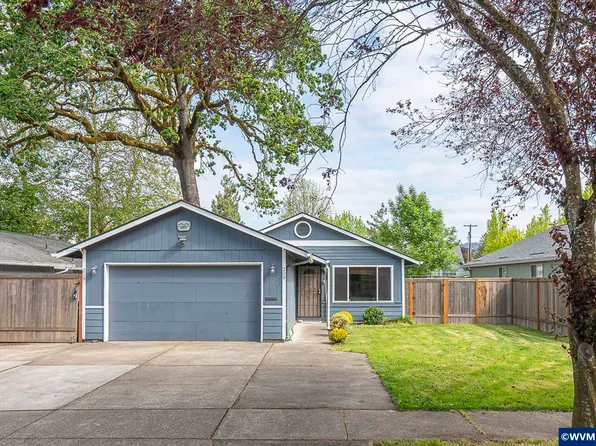 209 E North St, Newberg, OR 97132