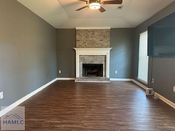 3rd image of 209 Brighton Woods Dr