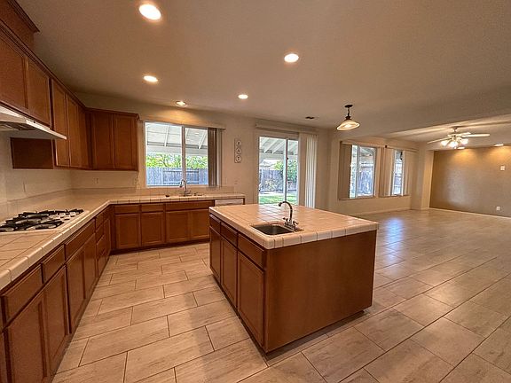 2nd image of 5013 Gold River Ct