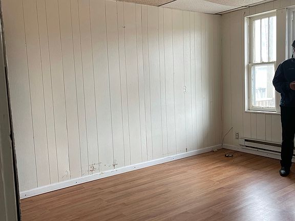4th image of 101 S Wyoming St #1