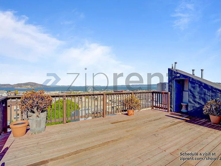 2136 Jones St — Photo 16