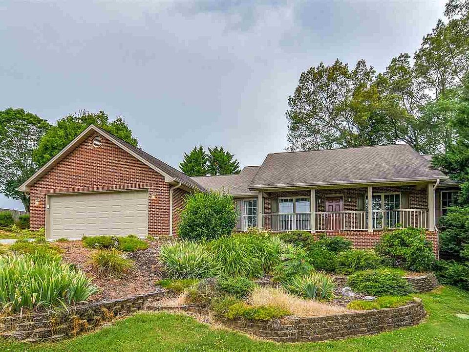 1st image of 214 Chapman Overlook Dr