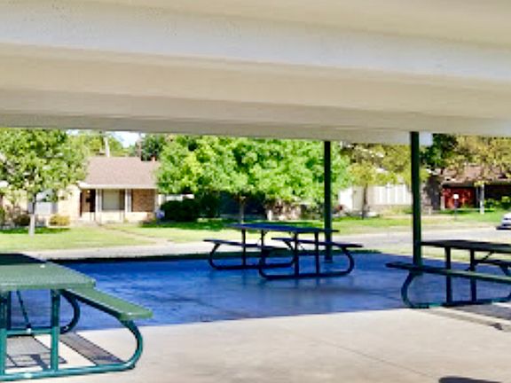 Lochwood Park