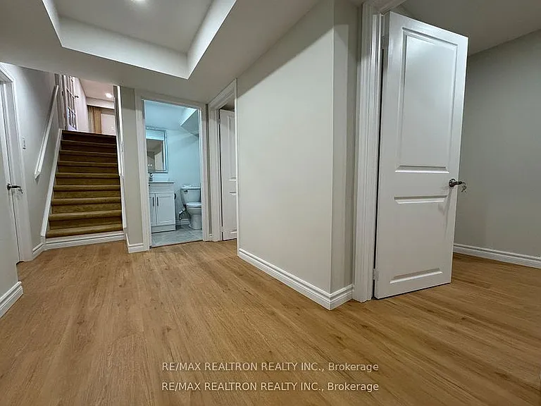 40 Wellpark Blvd #LOWER — Photo 10