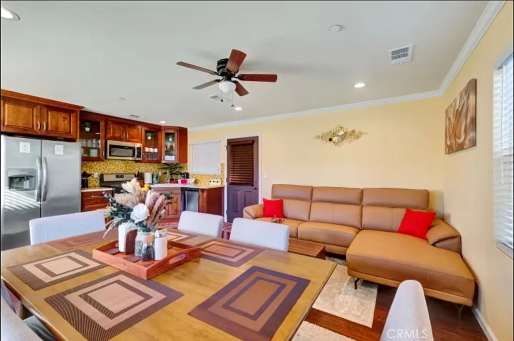2 bed, 1600 sqft, $4,600 — Photo 2