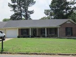 4069 Twin Lakes Dr, Memphis, TN 38128
