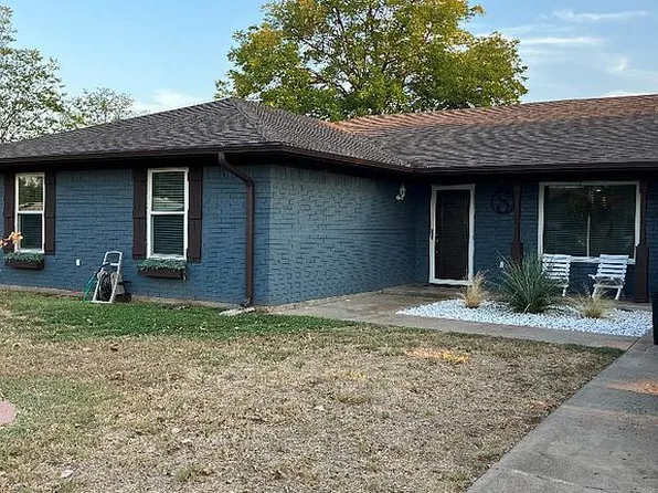 1204 Randy Dr, Graham, TX 76450