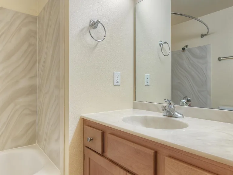 Executive Estates — Photo 21