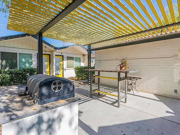 4th image of 2301 S College Ave #1