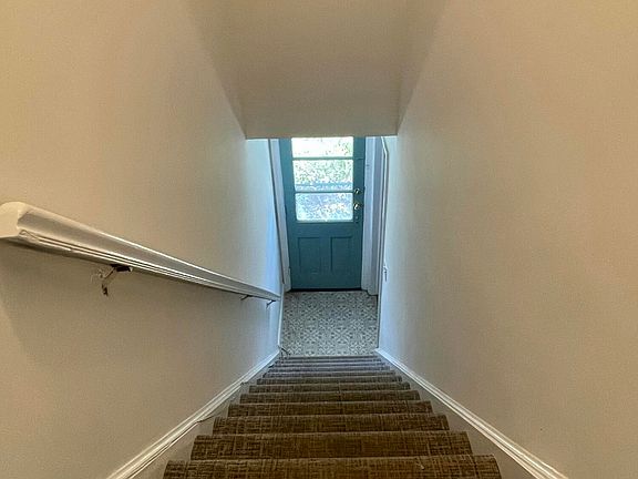 3rd image of 901 Barton Ave #2