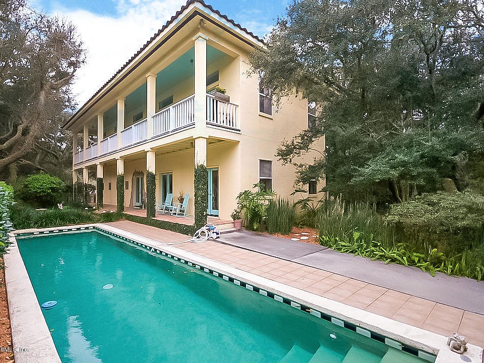 1st image of 83 Garden Ct