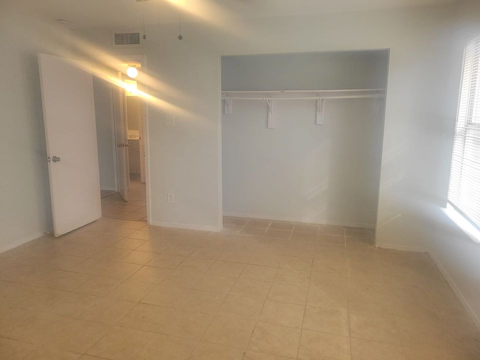 1st image of 2227 Nantucket Village Cir