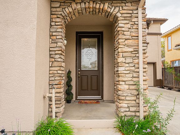 3rd image of 1202 Villaggio Cir