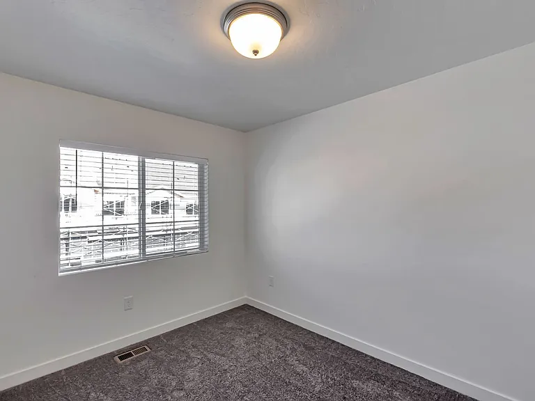 4259 W Dixon Way — Photo 8