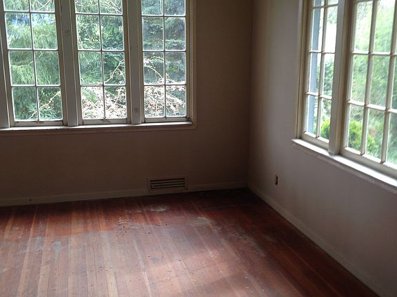 2nd image of 2409 W Mukilteo Blvd