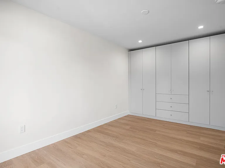420 S Sepulveda Blvd #13 — Photo 19