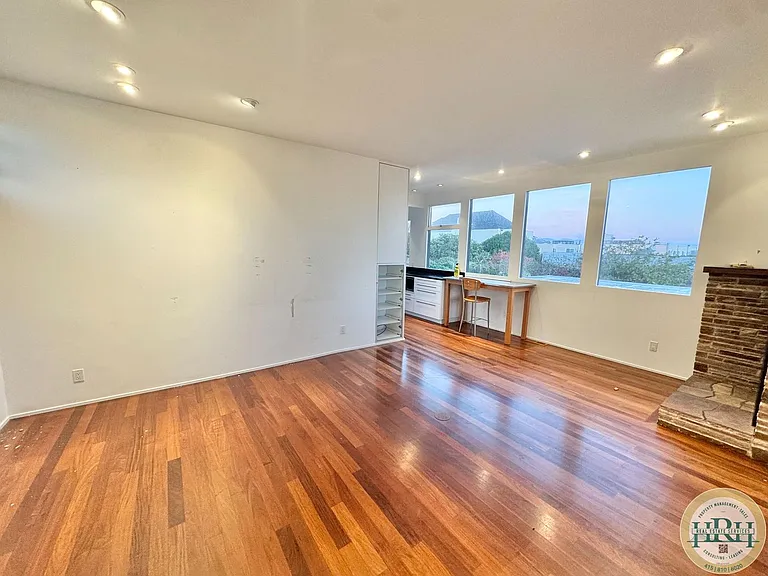 565 29th Ave — Photo 3