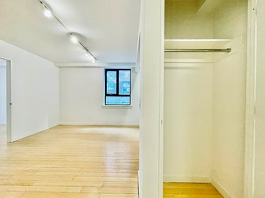 Rented by Metropolitan Property Group | media 26