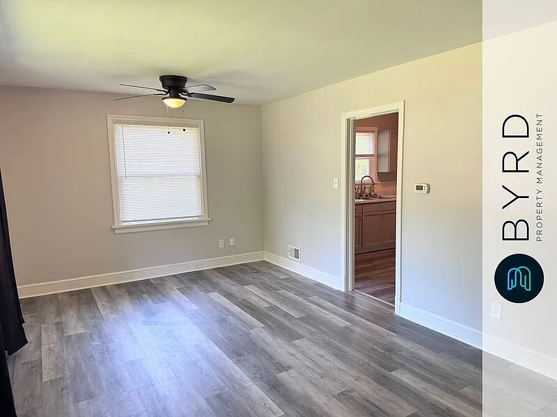3 bed, 1.0 bath, 1036 sqft, $1,749 — Photo 4