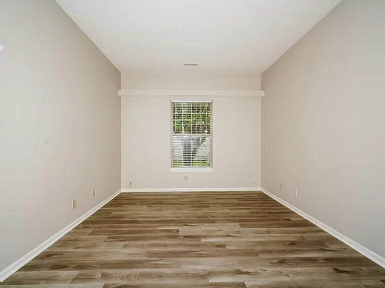 1215 Paul Dr — Photo 11