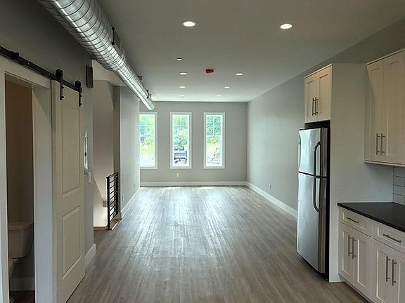 5th image of 4779 S Park Ave