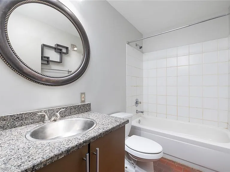 881 Memorial Dr SE #206 — Photo 12