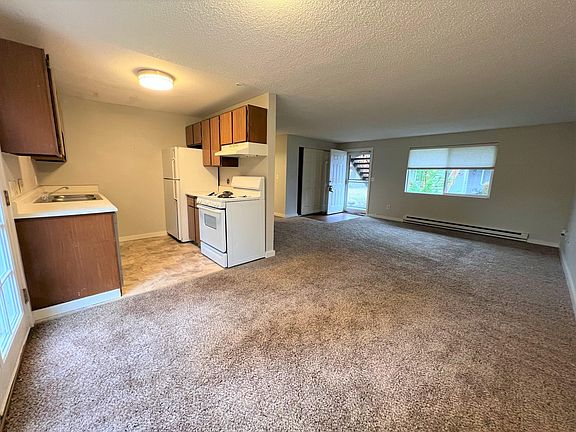 4th image of 12701 47th Ave SW APT C3