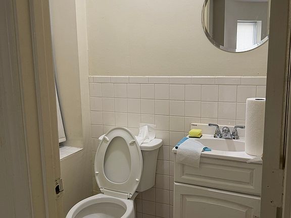 4th image of 3146 Washington St #2