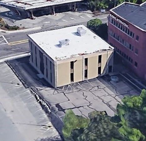 2nd image of 210 Highland Ave