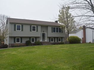 16 Elmwood Dr, Hackettstown, NJ 07840