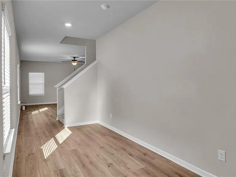 11608 Winston Dr — Photo 2