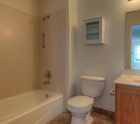 5th image of 10409 Safford Pl NW