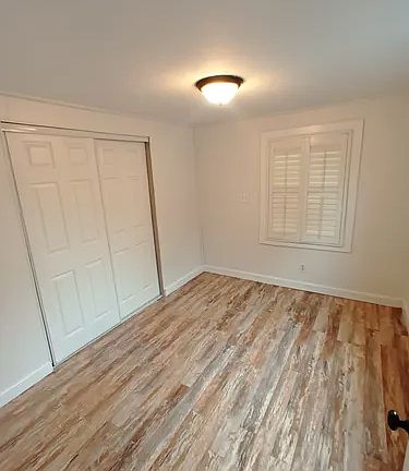 4th image of 10 Lovett St