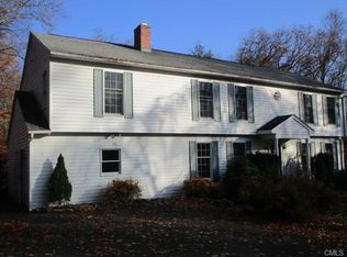 26 Cambridge Cir, New Milford, CT 06776