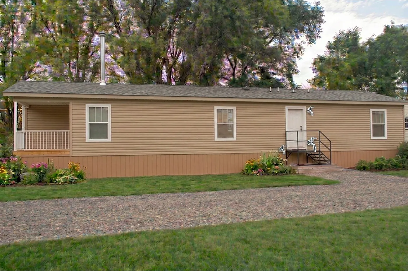 518 Tower View Ave - 4BD 2.5BA — Photo 2