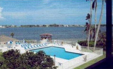 4th image of 8200 Lakeshore Dr #5070