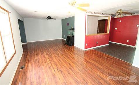4th image of 1140 N School St