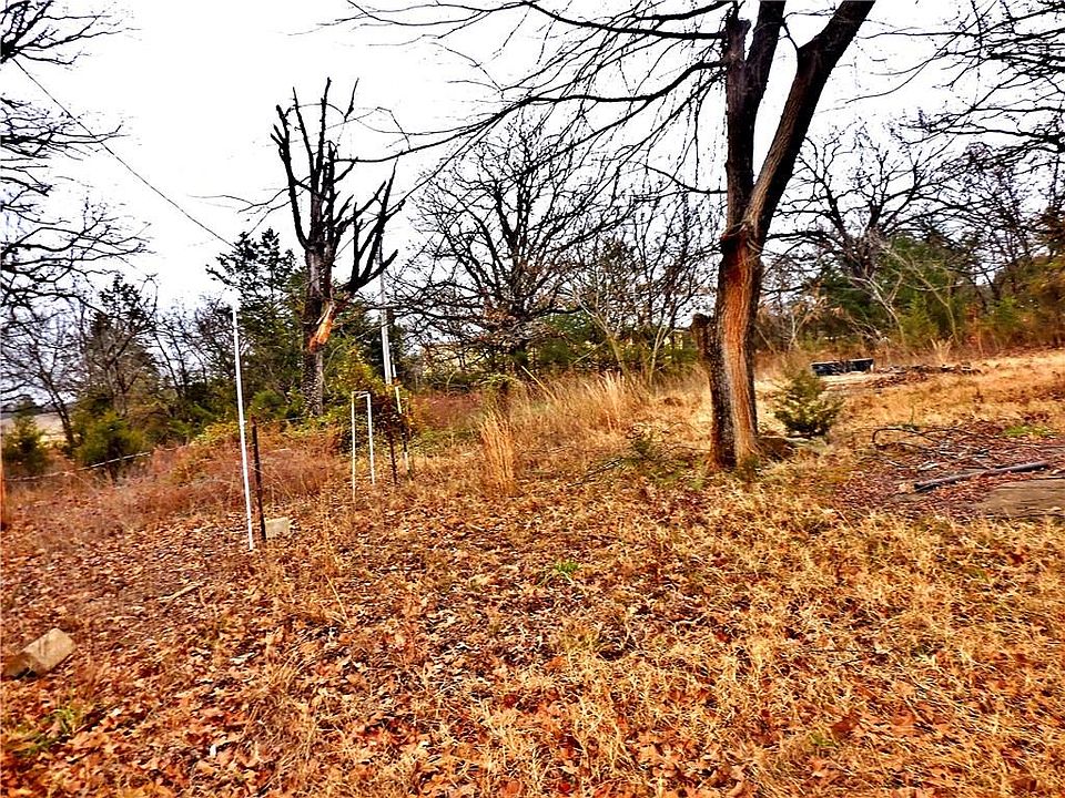 2nd image of 29600 Dog Creek Rd